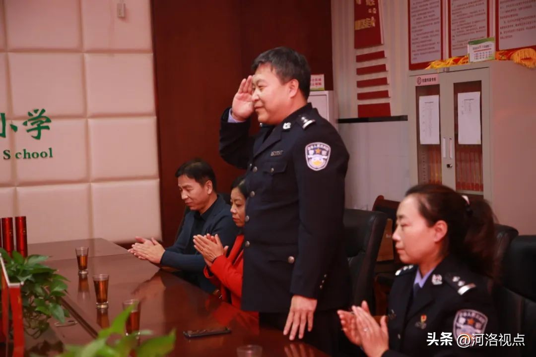 警营托管班教育显大爱：河南灵宝市公安局向教育系统赠送锦旗感谢信