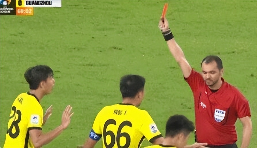 关浩津亚冠染红,恒大小将关浩津染红