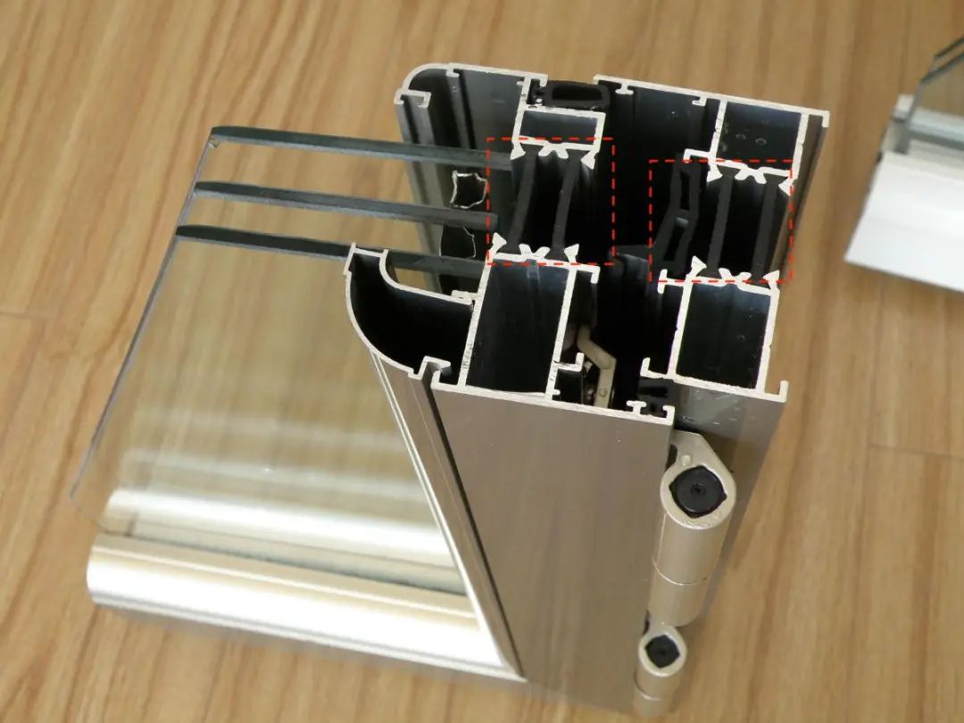 花4万装的落地窗，入住第一天我就想砸了