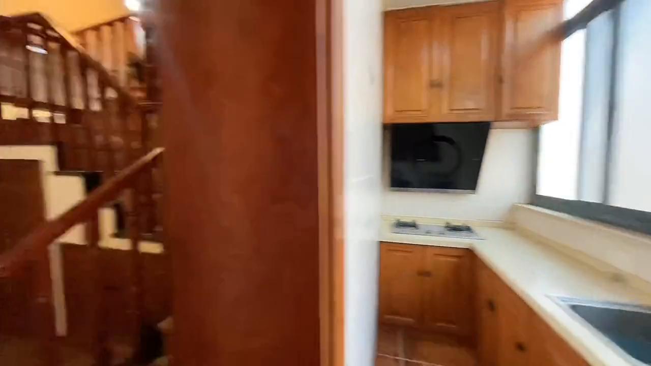 洋房东边户167平4室2卫带车位,顶楼带露台143平115万送车位