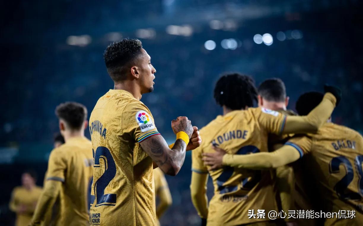 足坛悲喜一夜！6大豪门齐爆发，巴萨领先皇马11分，曼城距榜首3分