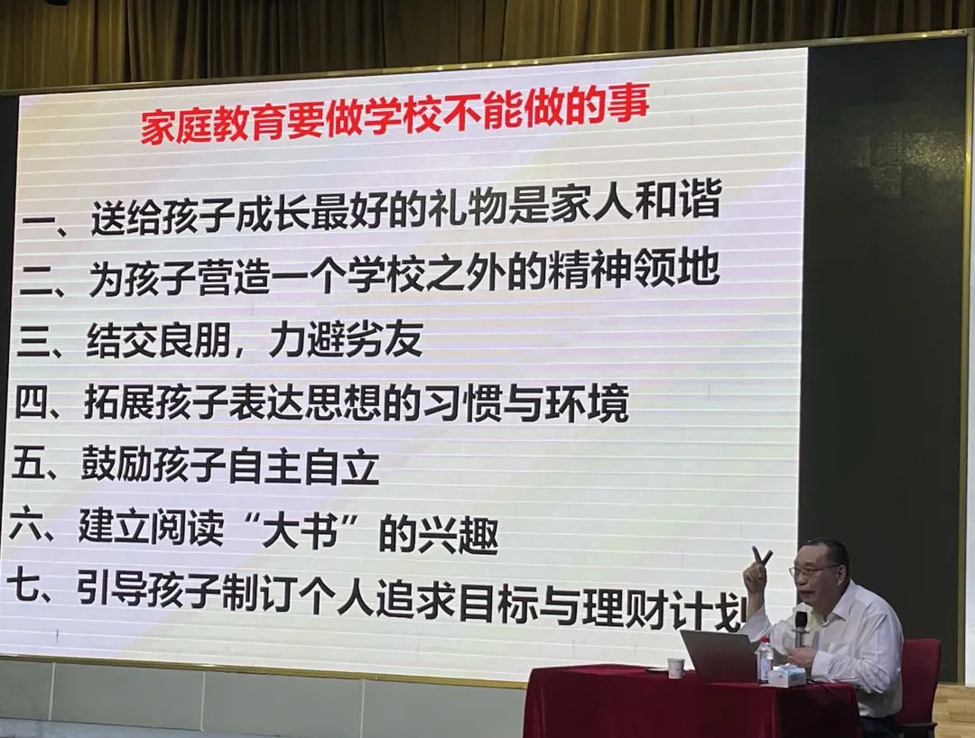 玩游戏一个月赚7000多,玩了几天游戏挣了一万