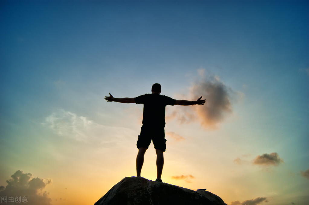 满分作文花开不只在春天,高考满分作文800字花开不只在春天