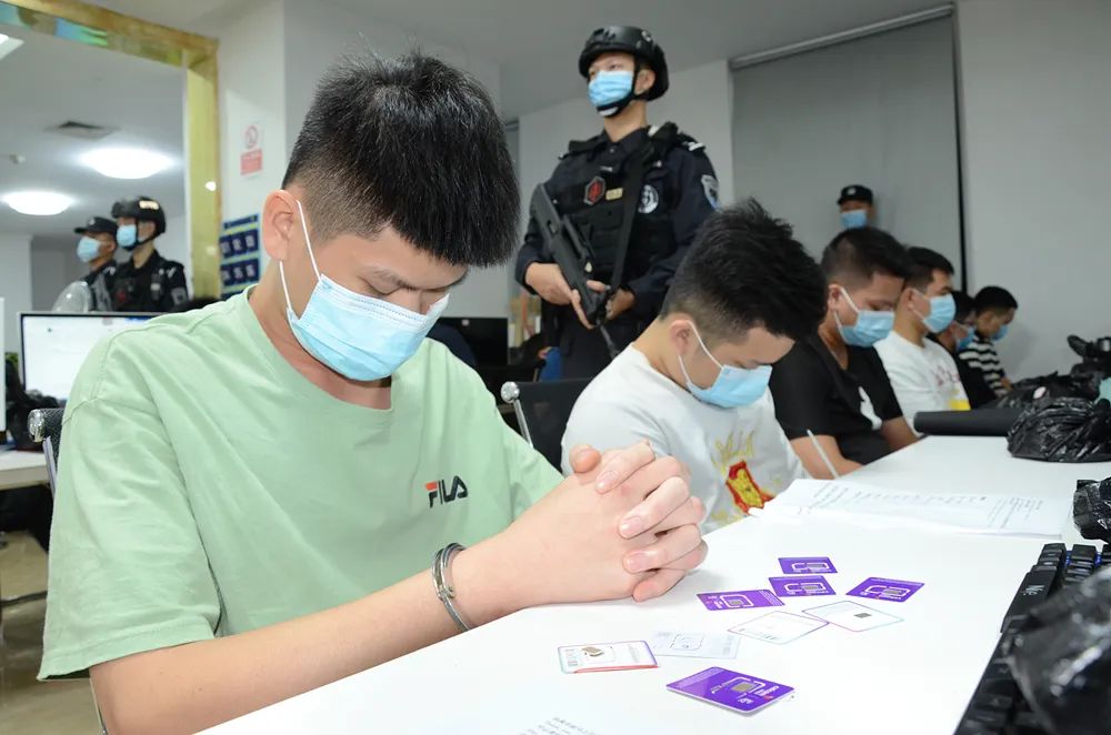 凌晨，广西警方突袭知名高档写字楼，103人被抓！含多名刚毕业的大学生……