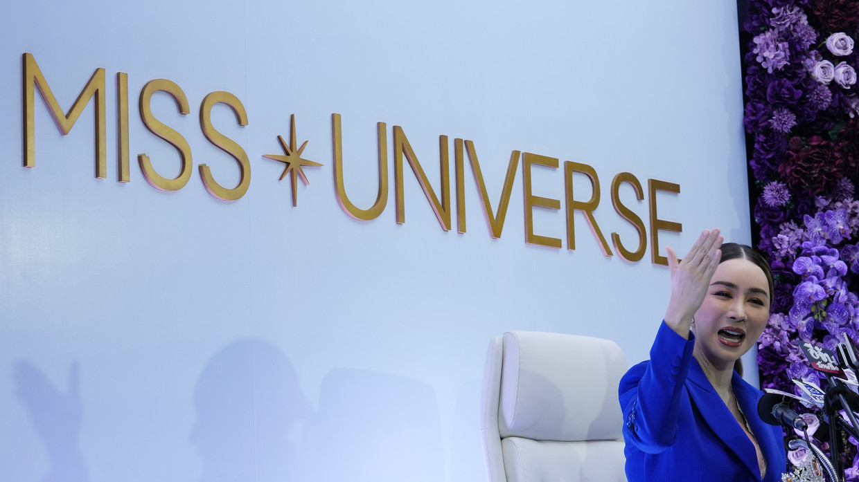 跨性别大亨购买环球小姐选美比赛