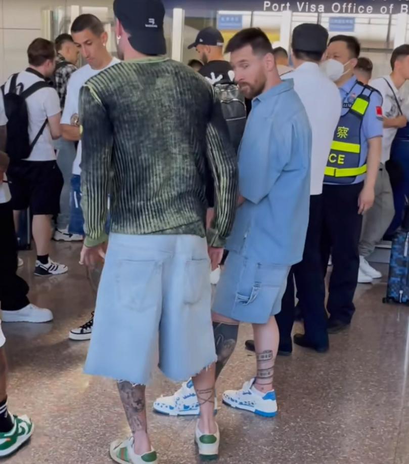 球迷见到梅西激动,球迷热情迎接梅西