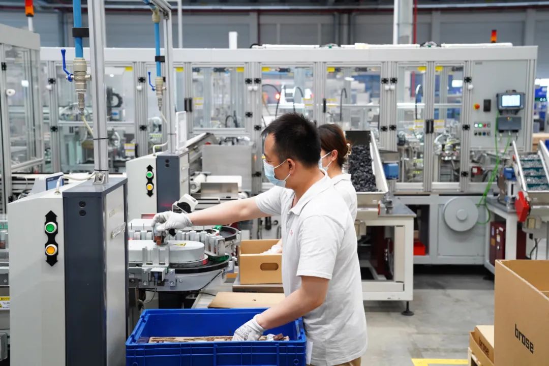 高新区转型发展迈出新步伐,迈上新台阶实现新跨越向纵深发展