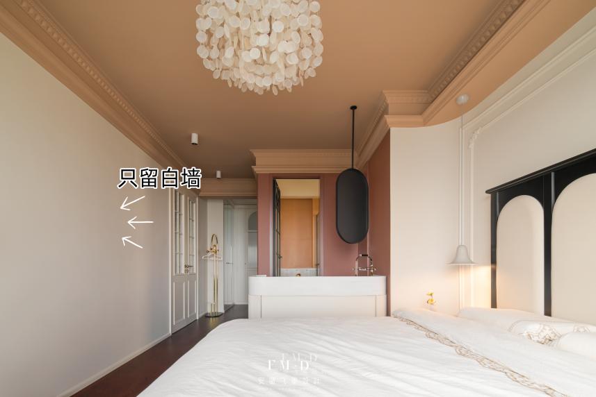 卧室床尾怎么布置好看,卧室床尾空间小怎么布置