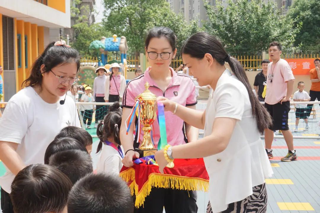 幼儿园亲子足球嘉年华,观头幼儿园第三届足球嘉年华