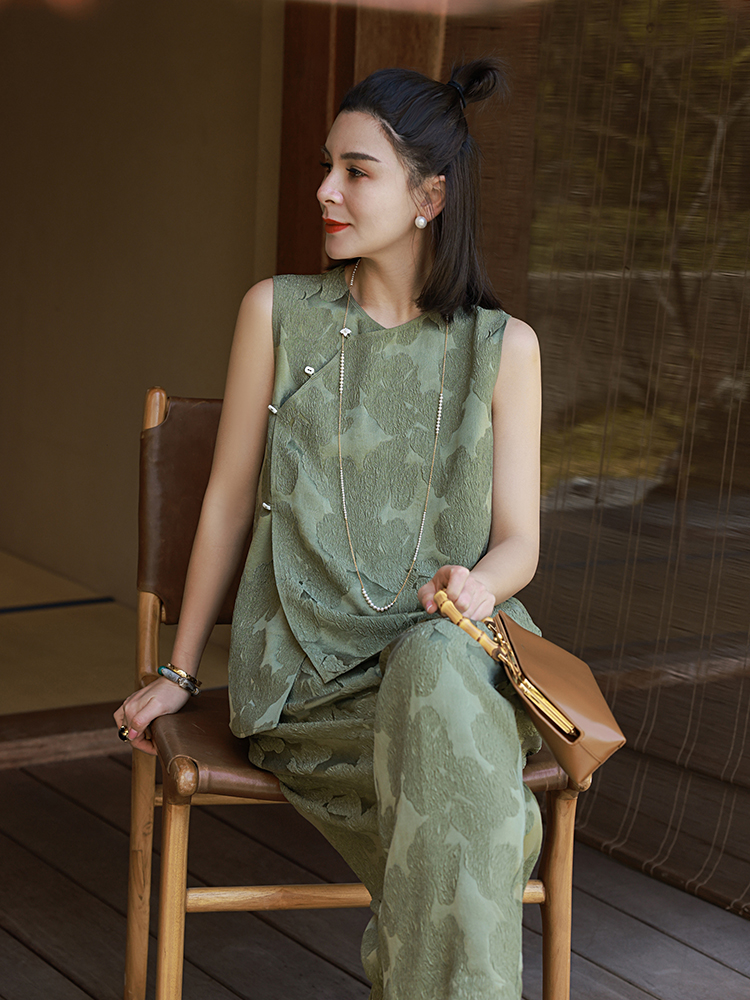 新款时尚现代新中式,新中式风格传统又新潮复古且时尚