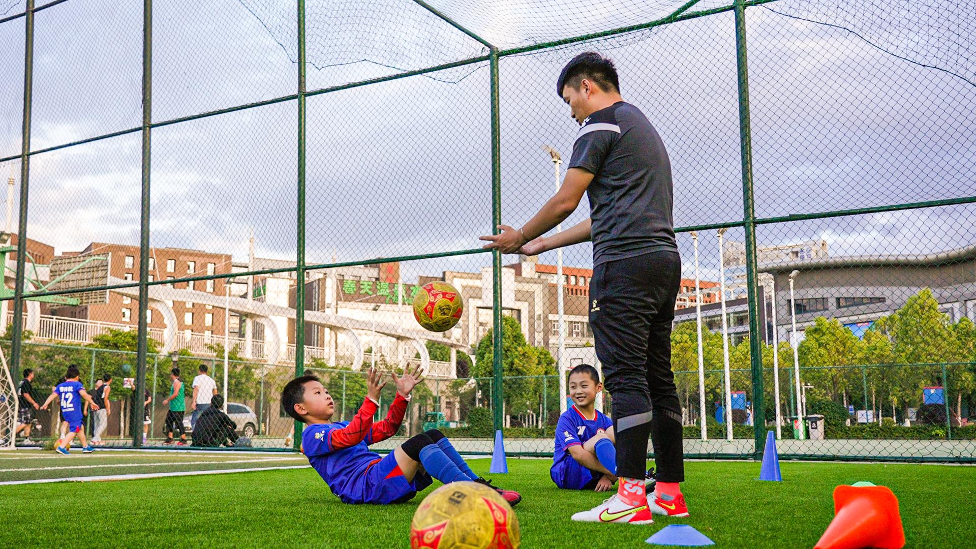 7岁青少年足球第一堂课,绿茵梦想足球操