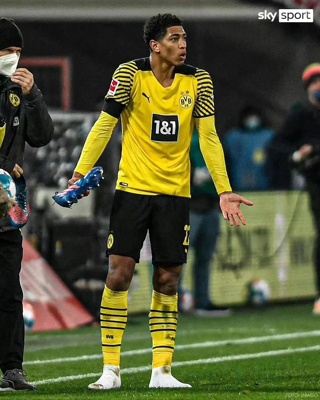 英格兰传奇球星,18岁英格兰颜值小将