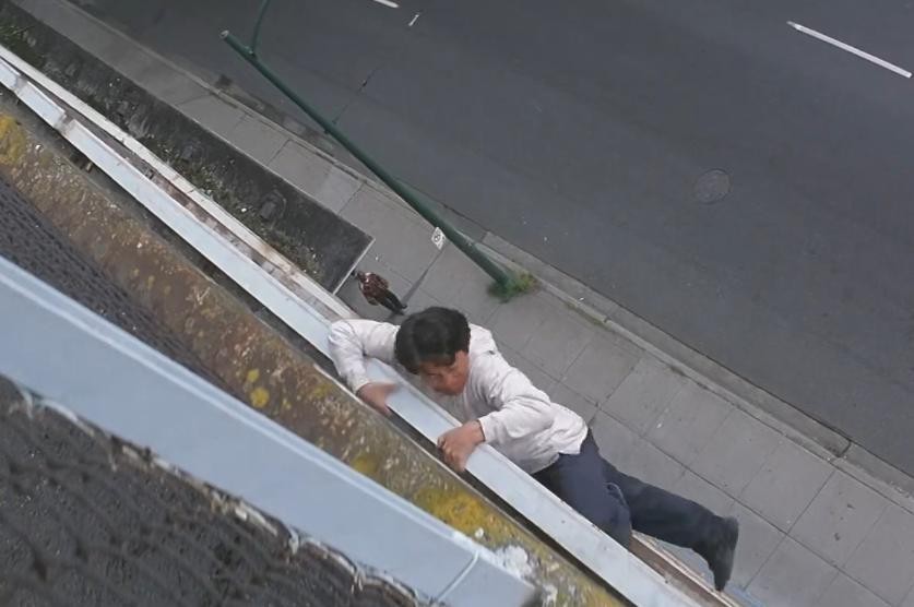 成龙惊天一跳震惊国外视频,成龙惊天一跳吓坏好莱坞