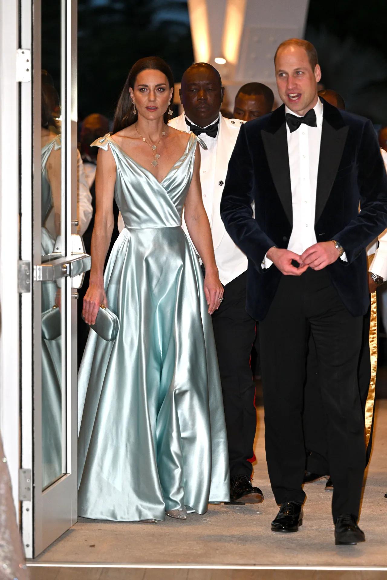 凯特王妃每年的花销,凯特王妃着装费