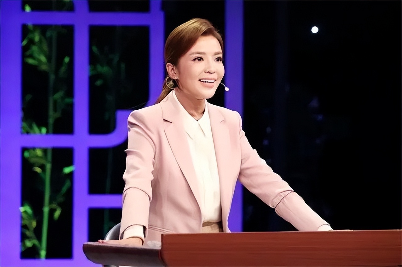 央视电视台主持人嫁给美籍华人,央视主持人嫁给富二代