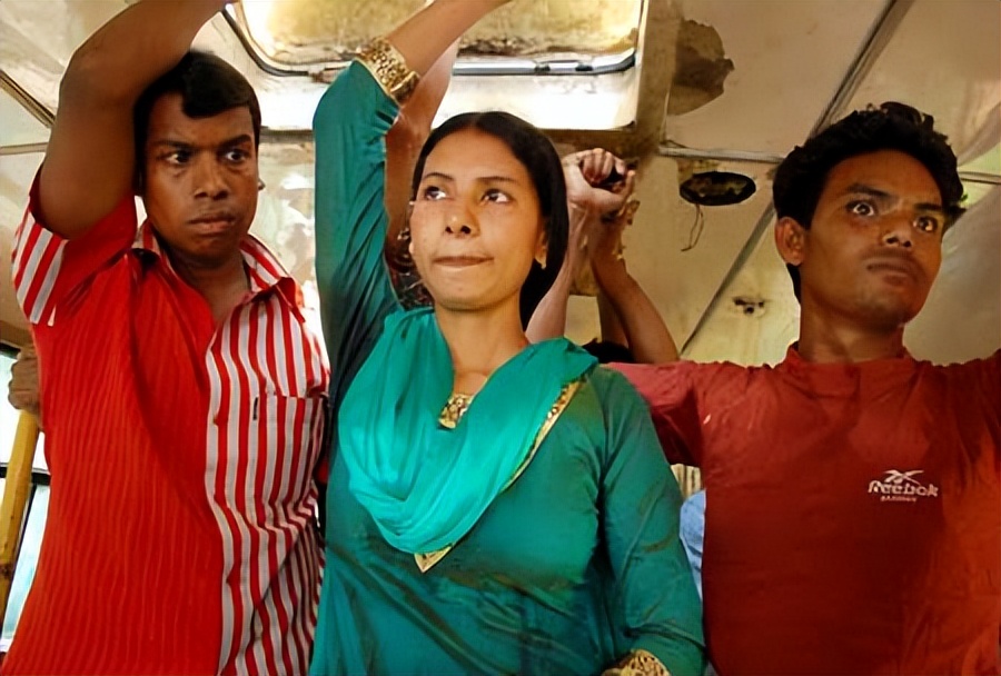 印度公交*狼色**猖獗，一枚小小的别针，成了众多女性的防身*器武**