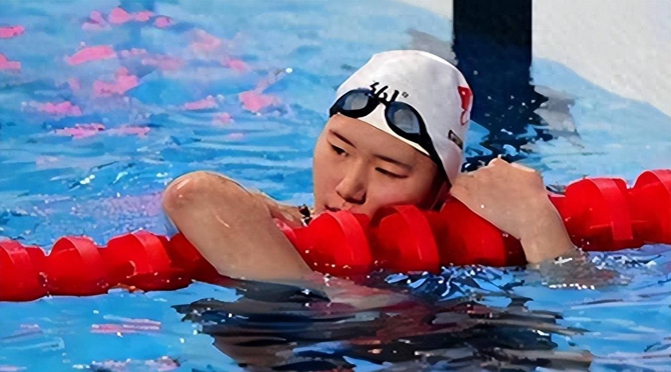 女运动员的痛苦程度,女运动员赛场上痛苦哭