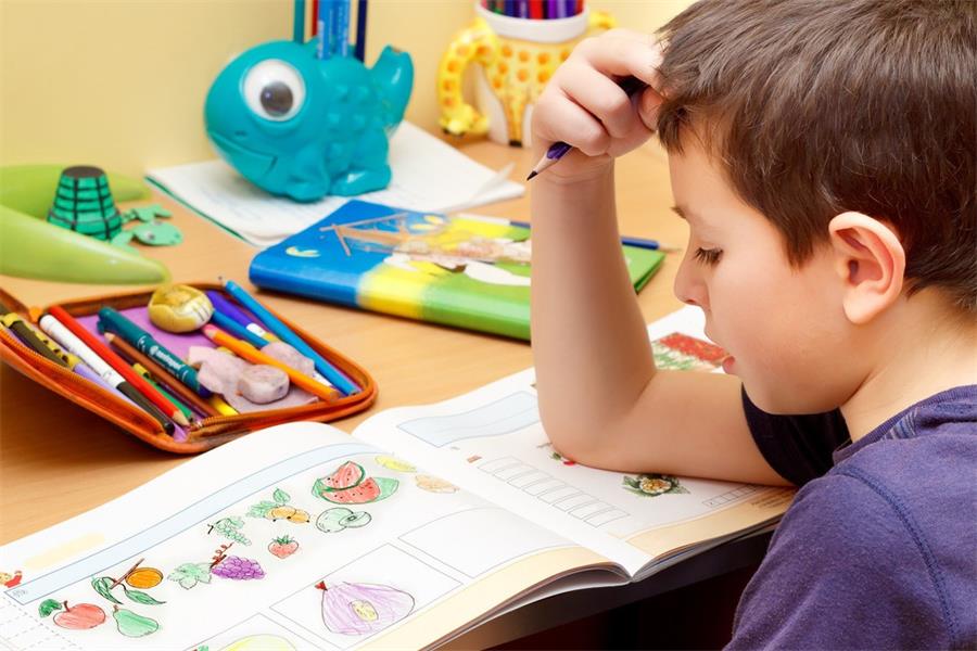 和孩子互换角色孩子不耐烦,孩子角色互换变大人