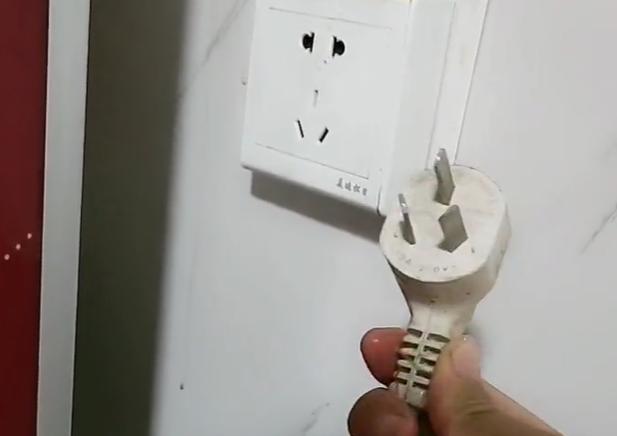 冰箱结冰怎么铲掉,冰箱结冰需要敲打吗