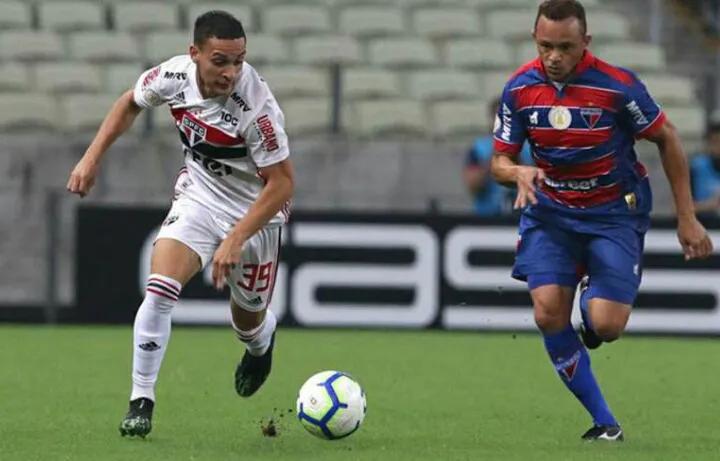 中国球员加盟巴甲,中国21岁小将加盟西班牙人