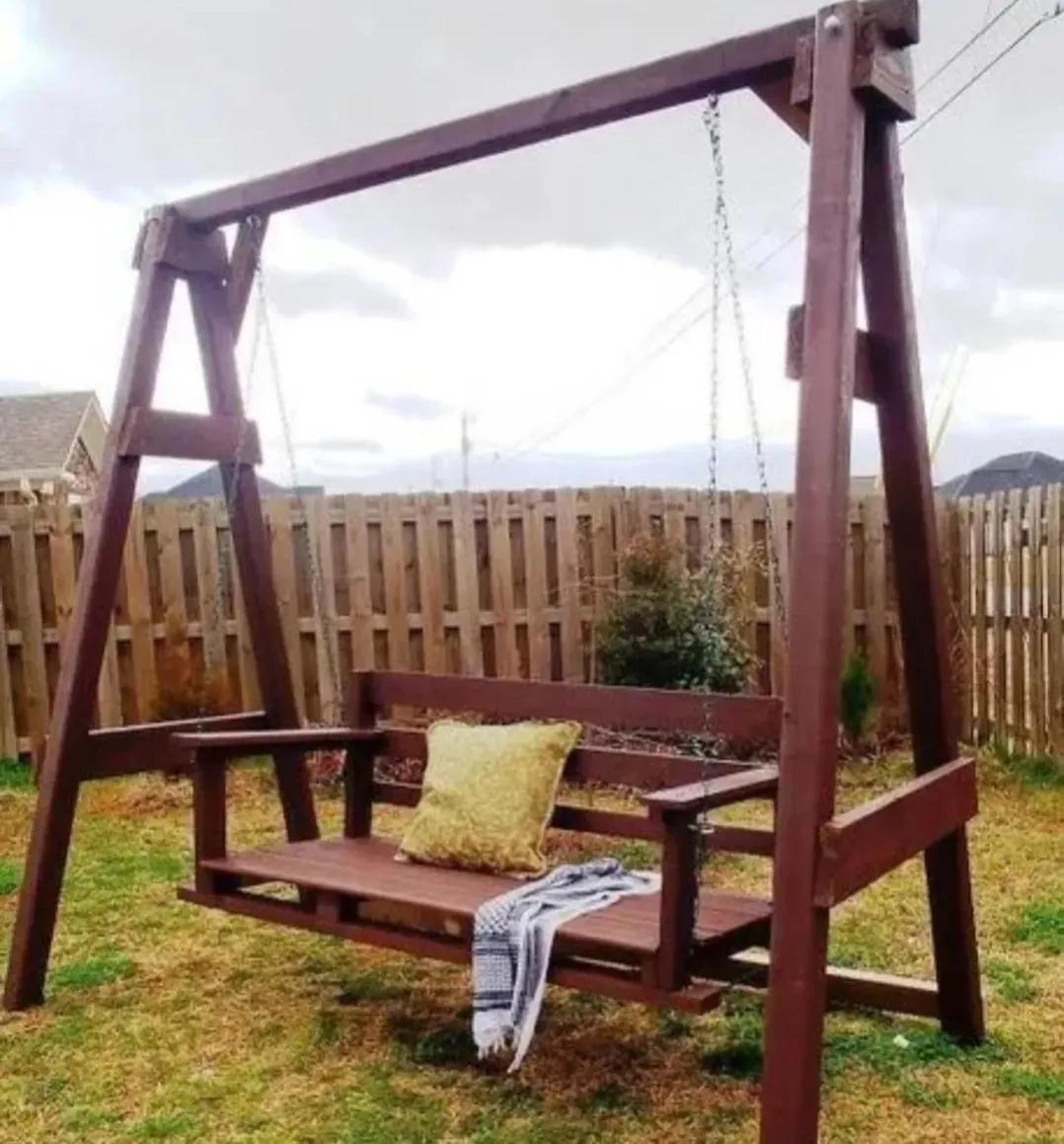 白狗秋和莫言的照片,莫言的白狗荡秋千