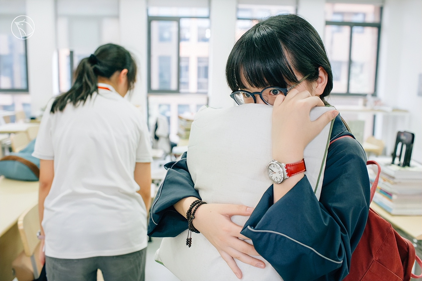 这个校园“*拍偷**狂魔”,拍下了95后的绝版青春