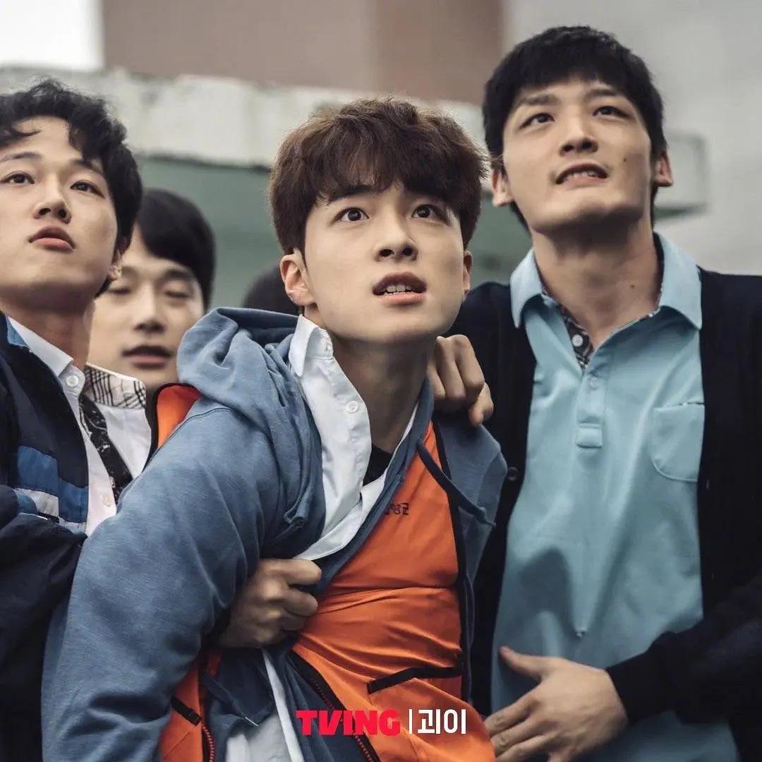 闊╁浗涓у案宸呭嘲澶т綔,鏈熷緟鍊兼媺婊＄殑缁撳熬