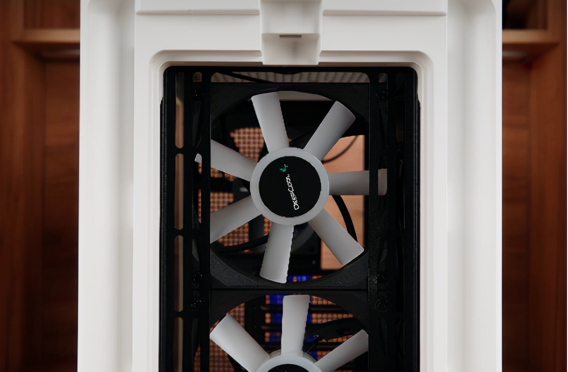 主流国产机箱的颜值之光?九州风扇CK560WH幻城首发开箱评测