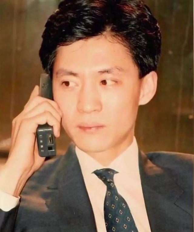 中国第一位办手机号码的人，当时号码随便选，他最终挑了什么号？