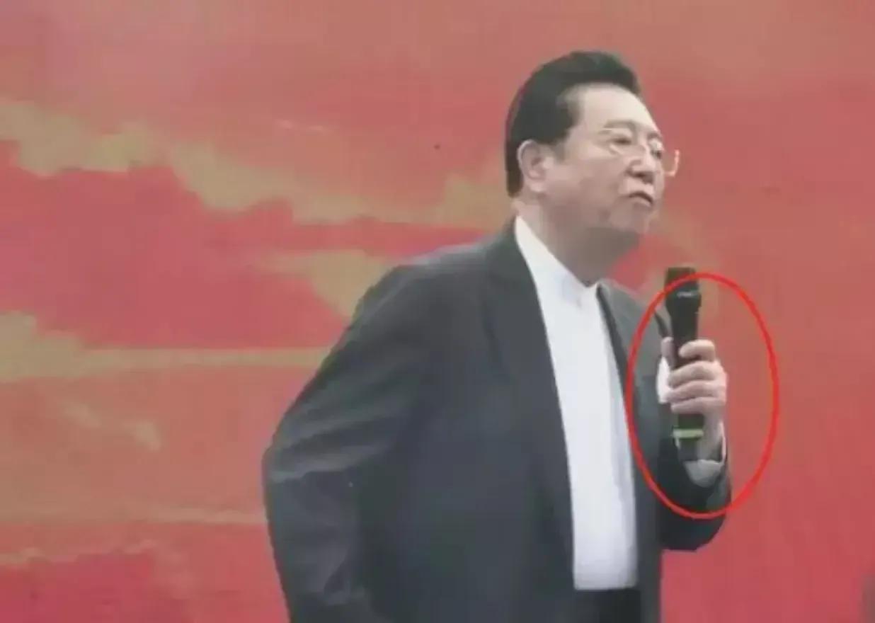 李双江每月养老金高达3万，梦鸽李天一连夜转移资产，在美国定居