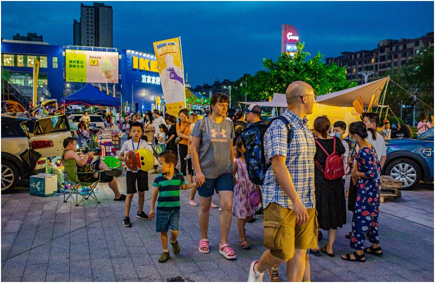 贵阳市民组团告别宜家，却意外发现这个宝藏商场