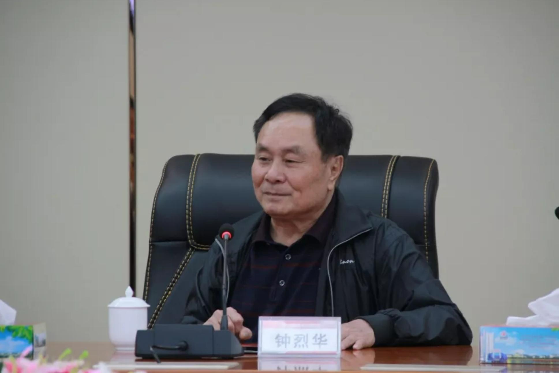 广东梅州1个县，走出4位富豪，首富北京大学毕业，2人卖水泥起家