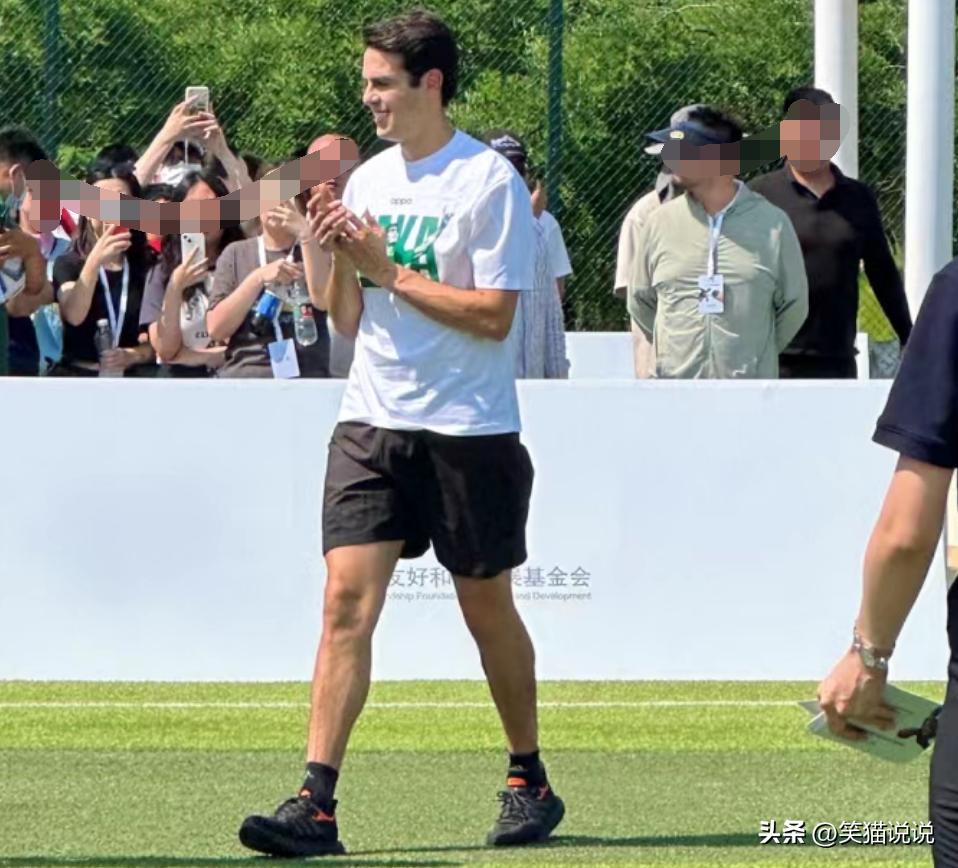 卡卡四十岁近照,卡卡身材现状