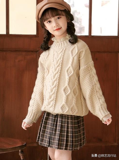 童装宽松毛衣最新款,今年女童装最流行毛衣的款式