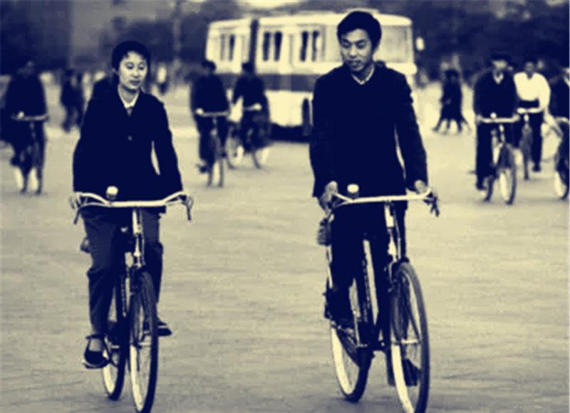 德军屠杀犹太女人的真实影像,纳粹集中营屠杀女性暴行案