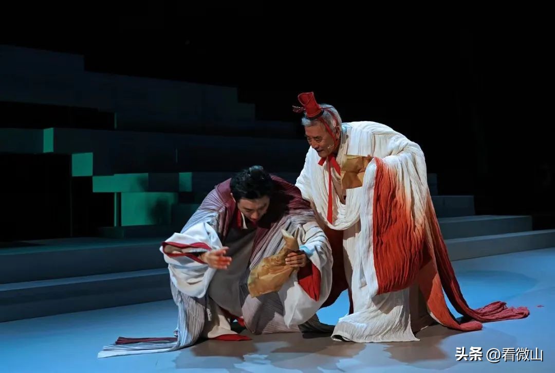 邀请剧目|《孔丘-当我们在谈论孔夫子的时候，我们在谈些什么？》#青年导演创作扶持计划##拉着拉杆箱来看戏#