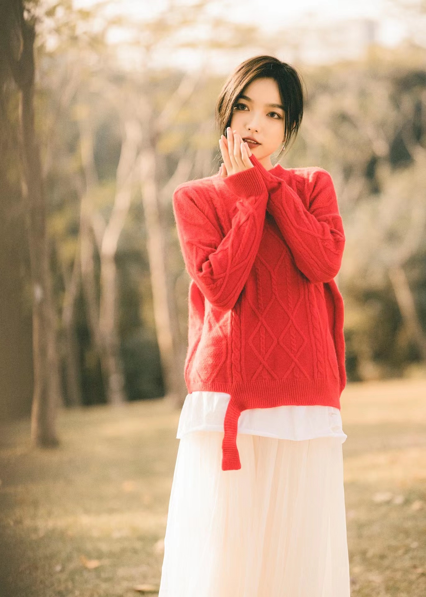 推荐超好看的手部拍照姿势,人像手部美姿摄影作品