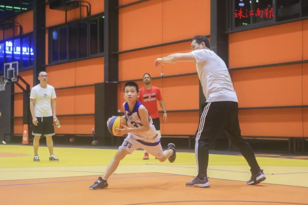 小篮球高级教练员,作为篮球教练员该如何带队训练