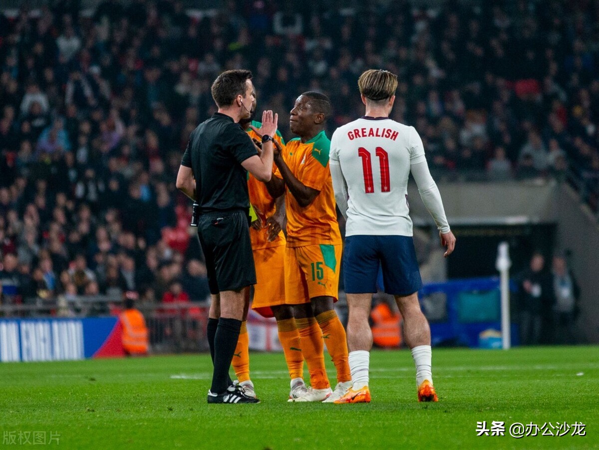 办公室主任天天挨骂,因为办公室小人挨骂