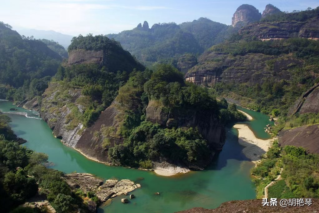 踏遍青山人未老——从毛*东泽**诗词看千姿百态的山