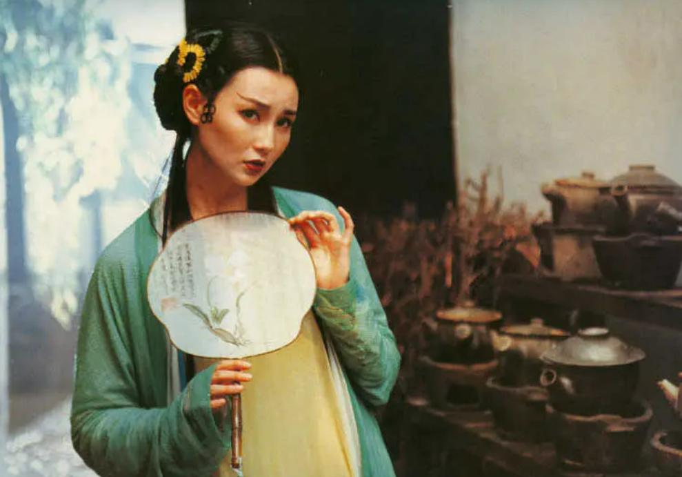 露再多也没什么用，她还要被消磨多久