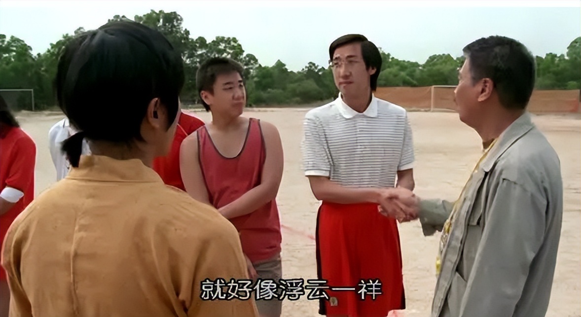 周星驰少林足球是哪一年的,沉寂3年的周星驰少林足球