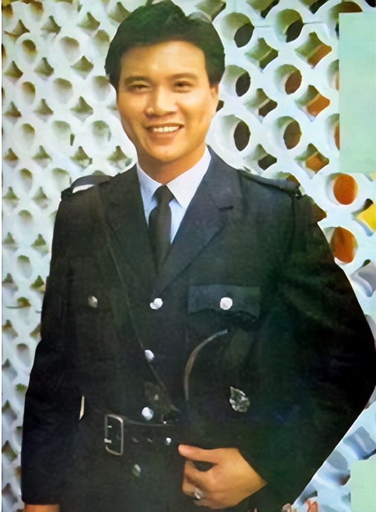 万梓良前妻恬妞与恬妮关系,恬妮和万梓良生有孩子吗