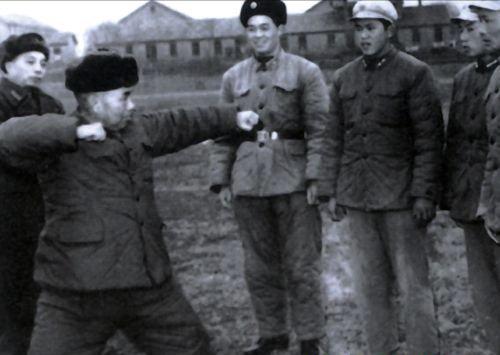 *世友许**派人去探望郑家顺，得知自己被骗，怒斥院长：连我都欺骗