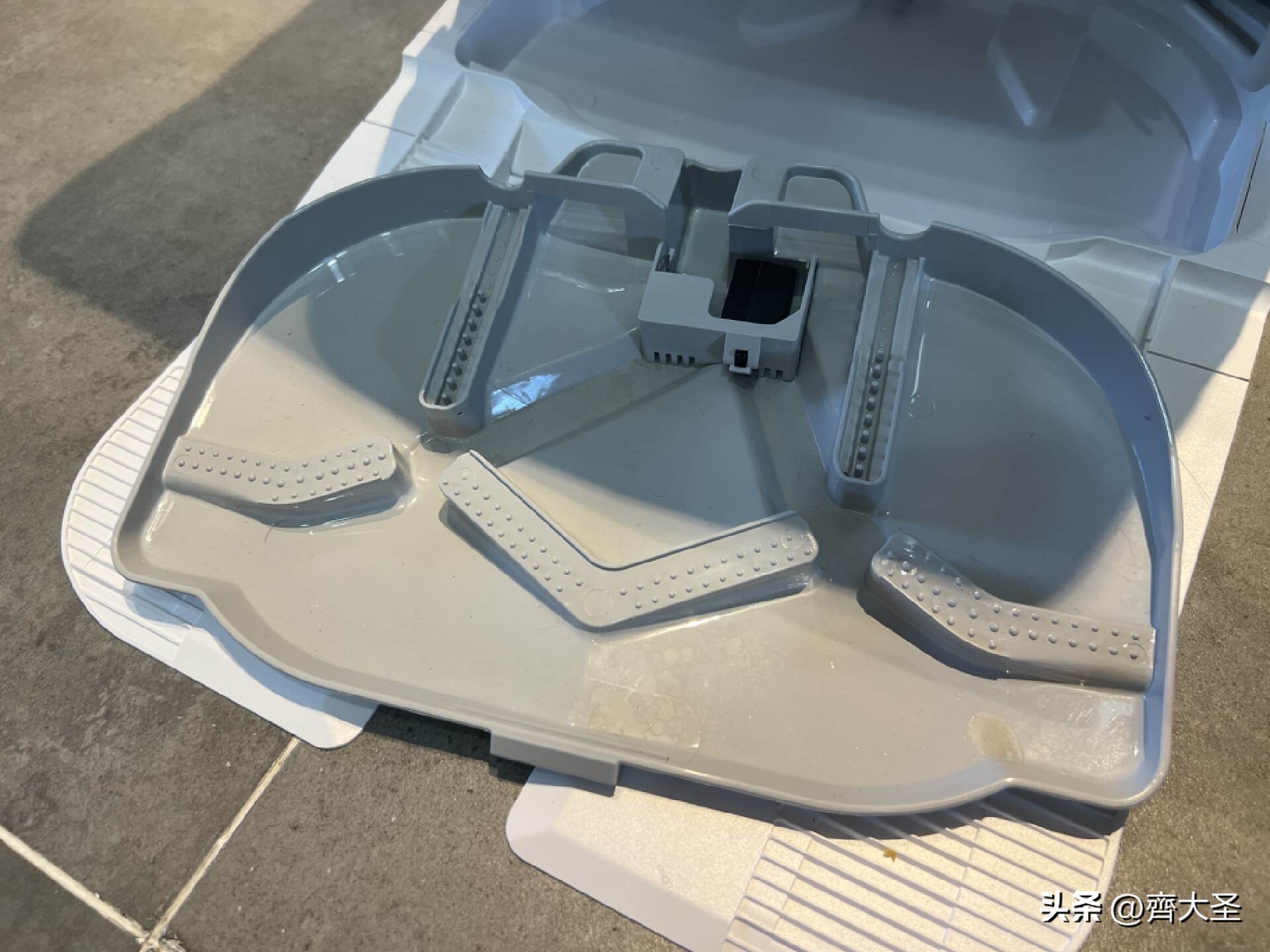 g10spure和p10pro哪个更值得入手,扫拖一体机器人评测石头g20