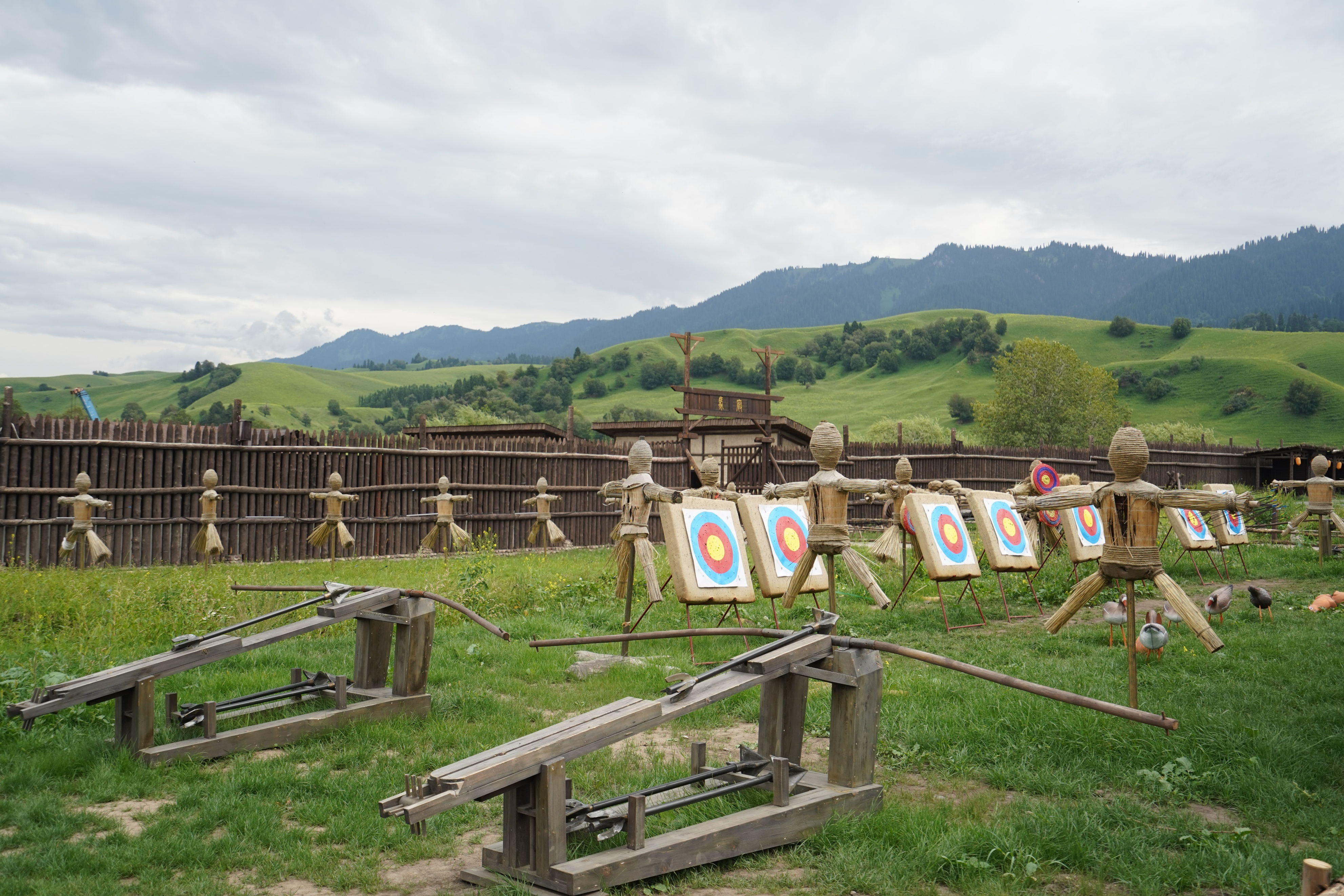 伊犁那拉提草原玩的有啥,伊犁那拉提草原是几级旅游景点
