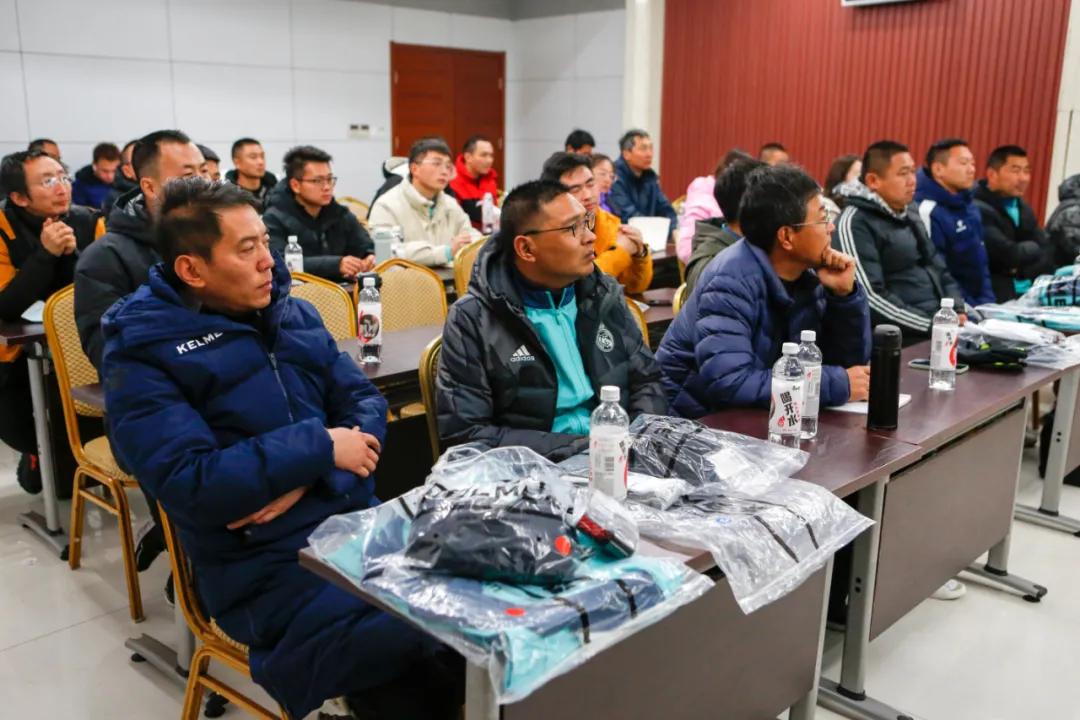 体育教育校园足球人才培训,校园足球体育教师培训平台