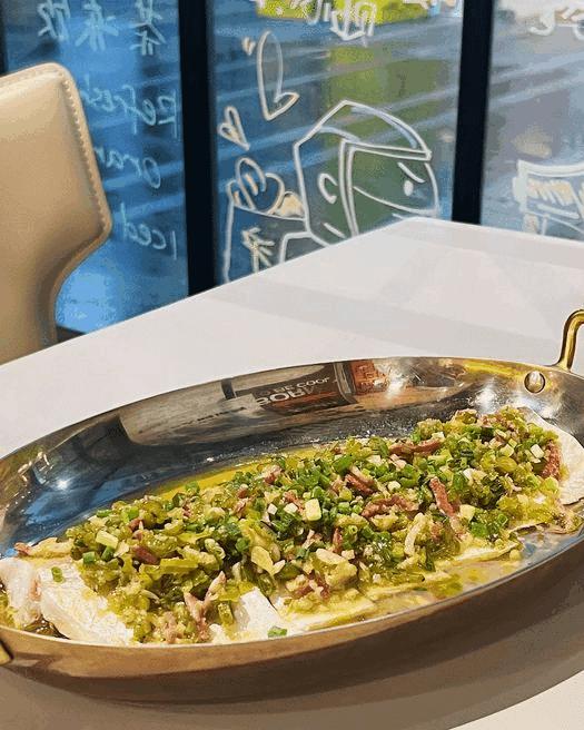 上海探店好吃不贵,探店上海和平饭店一桌子菜