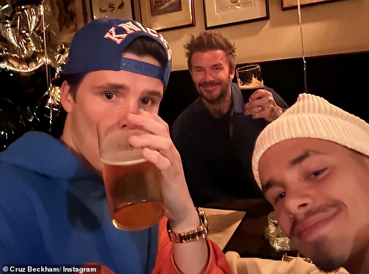 克鲁兹贝克汉姆发单曲,克鲁兹贝克汉姆杂志照