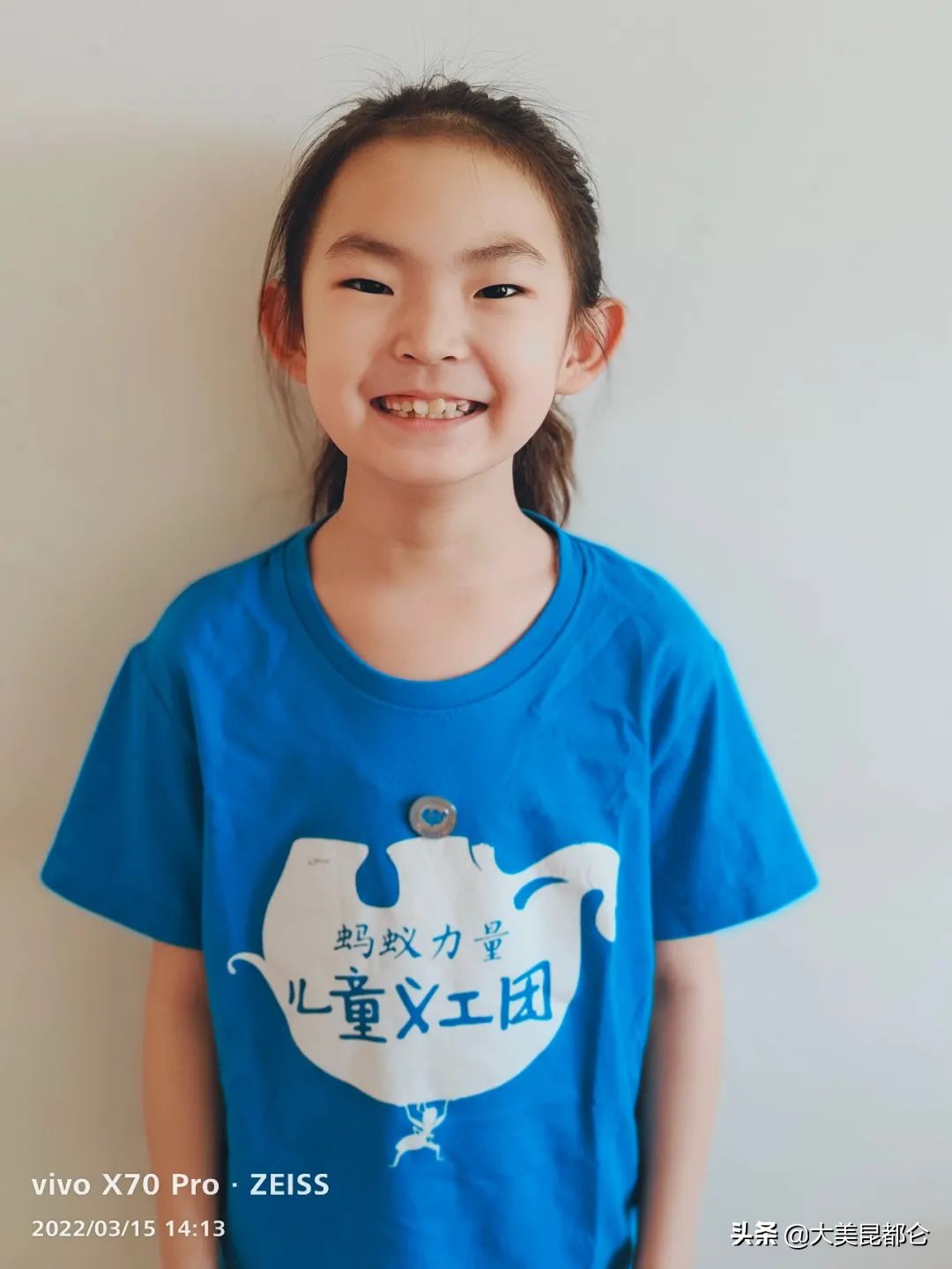 鏄嗛兘浠戝尯鏂版椂浠ｅソ灏戝勾,蹇潵鐪嬬湅鏄皝瀹剁殑濞冨▋